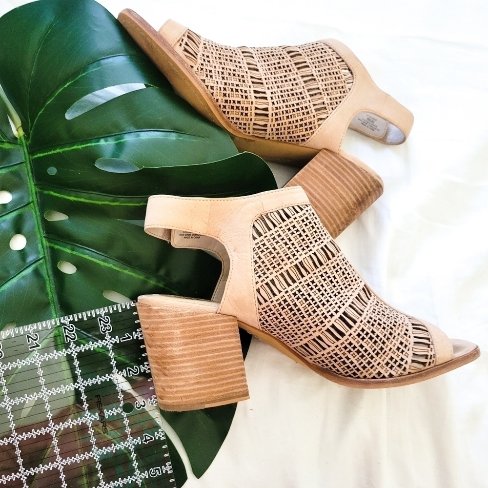 Vince Camuto Keannie Open Toe Booties Block Heel … - image 3